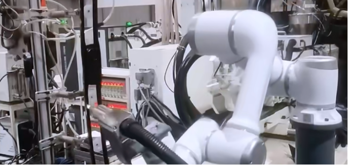 汽车车灯产线上的“火枪手”，你见过吗？(图1)